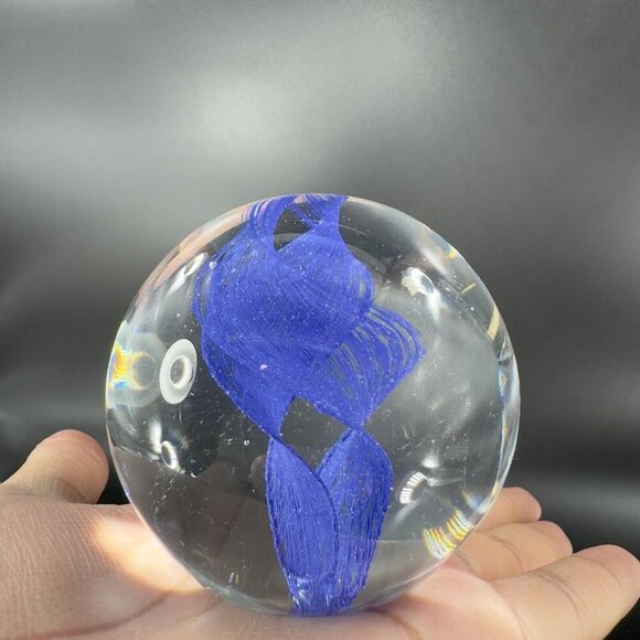 Round Art Glass Paperweight Figure Clear With Cobalt Blue Spiral Swirl Center - Picture 6 of 11